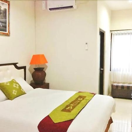 Tuban Torres Accommodation Kuta Lombok Buitenkant foto