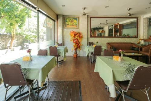 Tuban Torres Accommodation Kuta Lombok Buitenkant foto