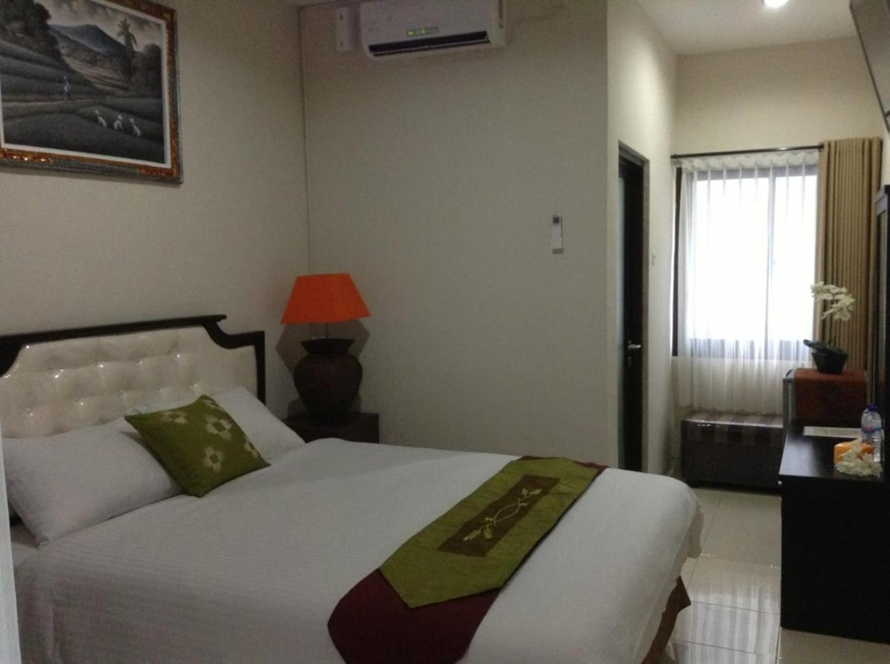 Tuban Torres Accommodation Kuta Lombok Buitenkant foto