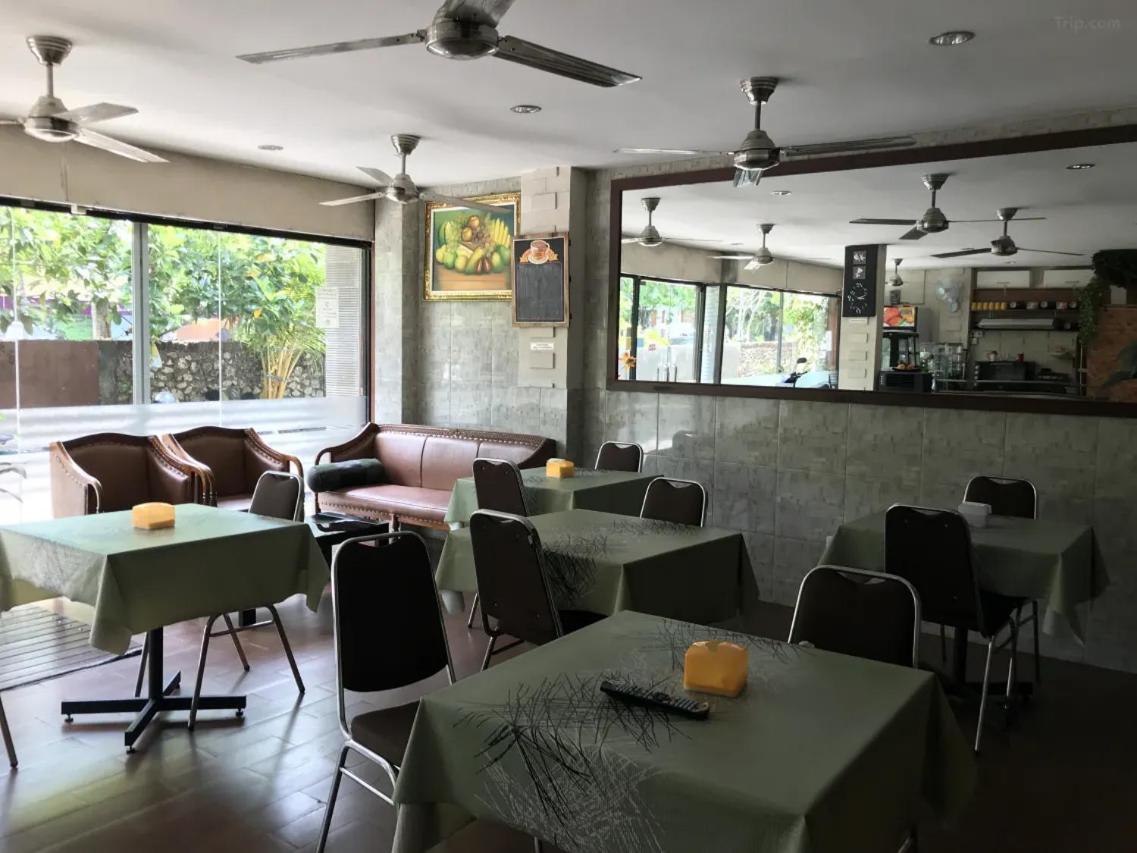 Tuban Torres Accommodation Kuta Lombok Buitenkant foto